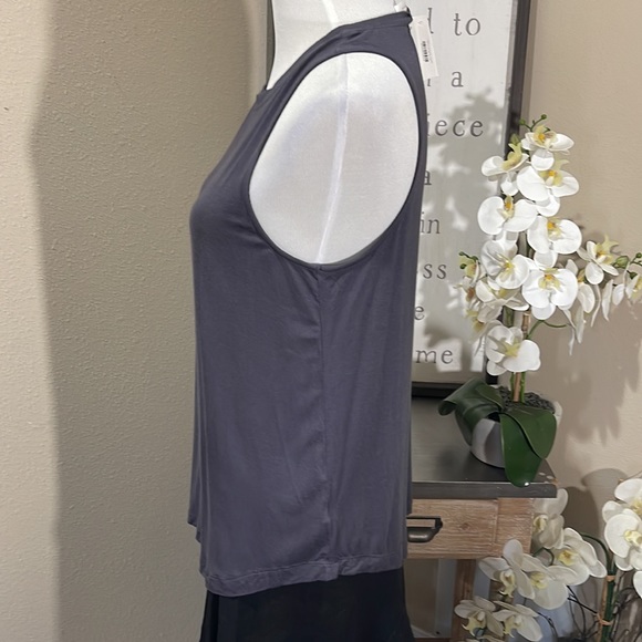 Gray Sleeveless Tank Top - Picture 3 of 4